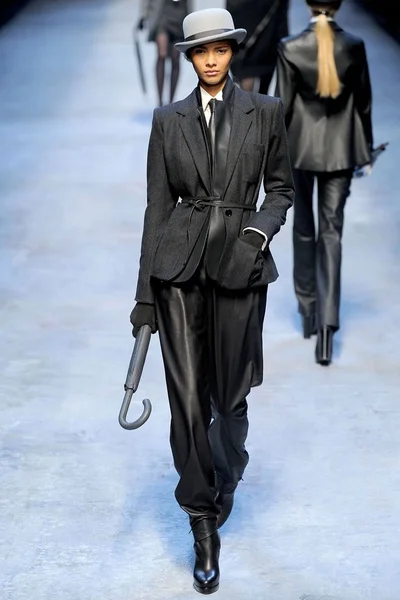 Look 11